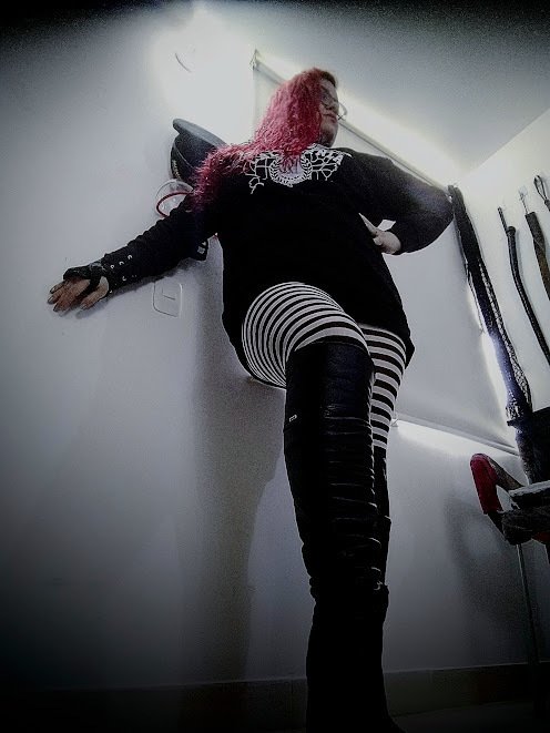 Performer MistressPerver247 Photo 10