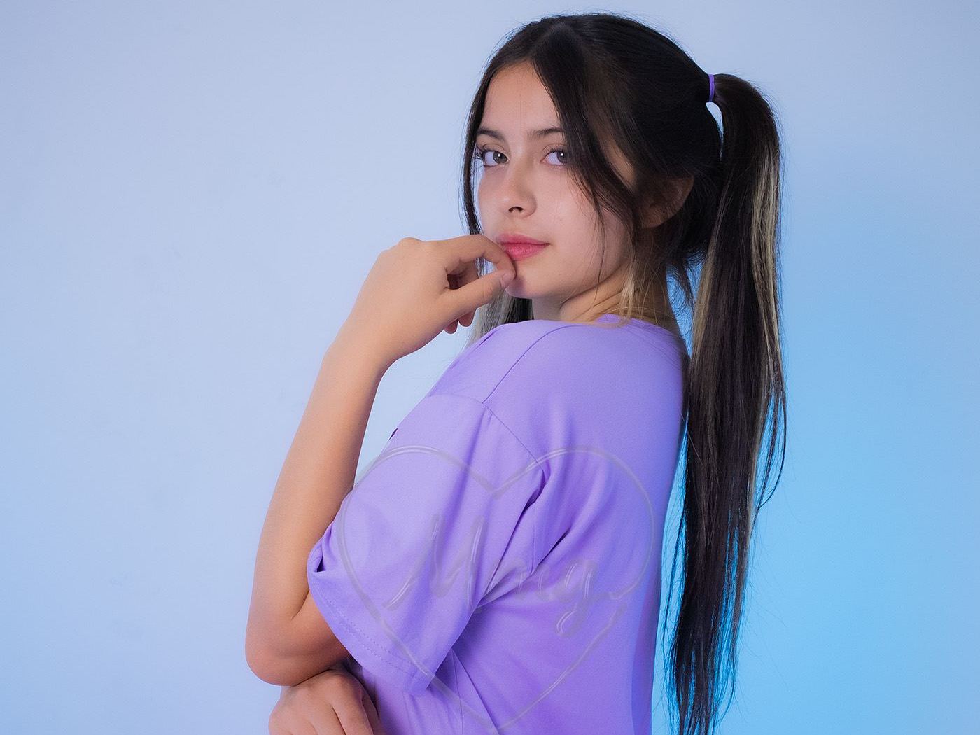Imagen de perfil de modelo de cámara web de GinniWeasley