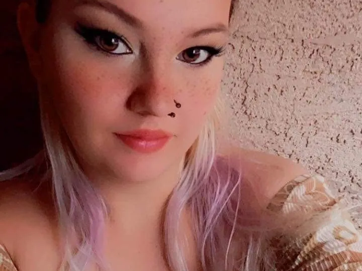 Imagen de perfil de modelo de cámara web de Skittlespalora23