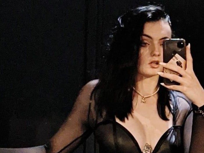 Imagen de perfil de modelo de cámara web de Robin199