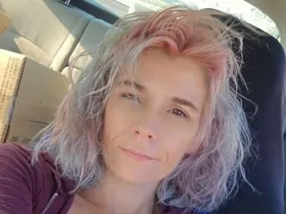 Image de profil du modèle de webcam RayvenWynd