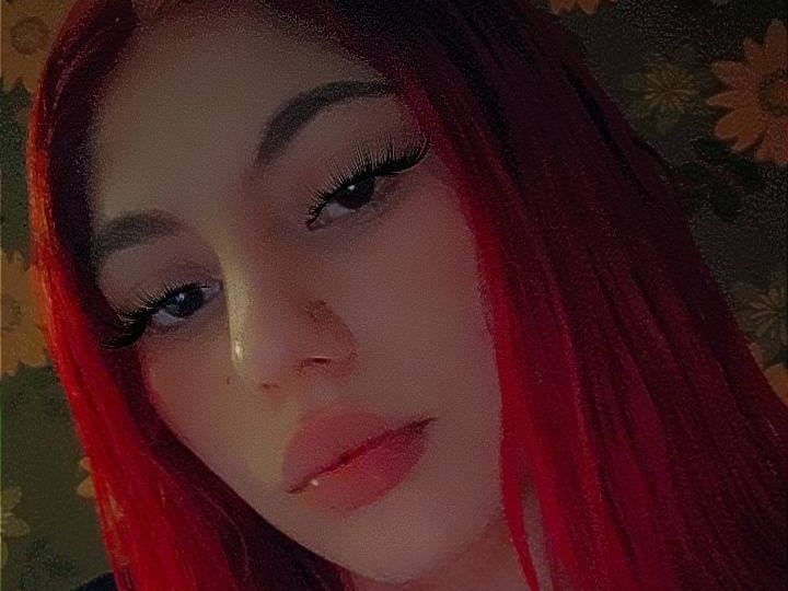 MADDYISONE profilbild på webbkameramodell