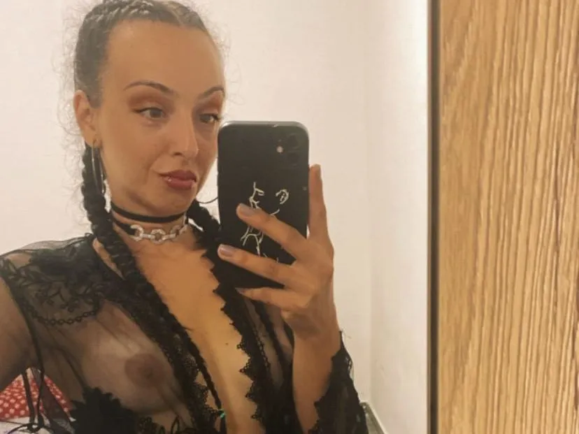 Image de profil du modèle de webcam Brunette71