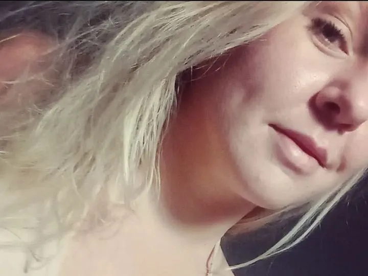 BlondeBooty69 cam model profile picture