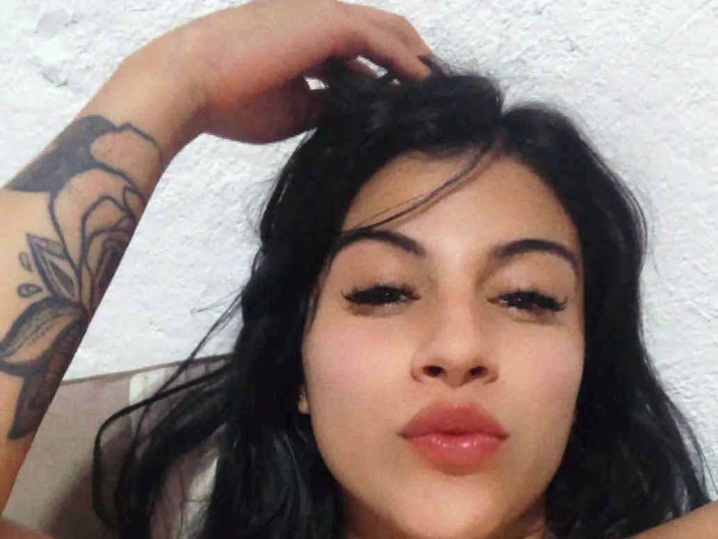 Imagen de perfil de modelo de cámara web de CharlotteCoxx