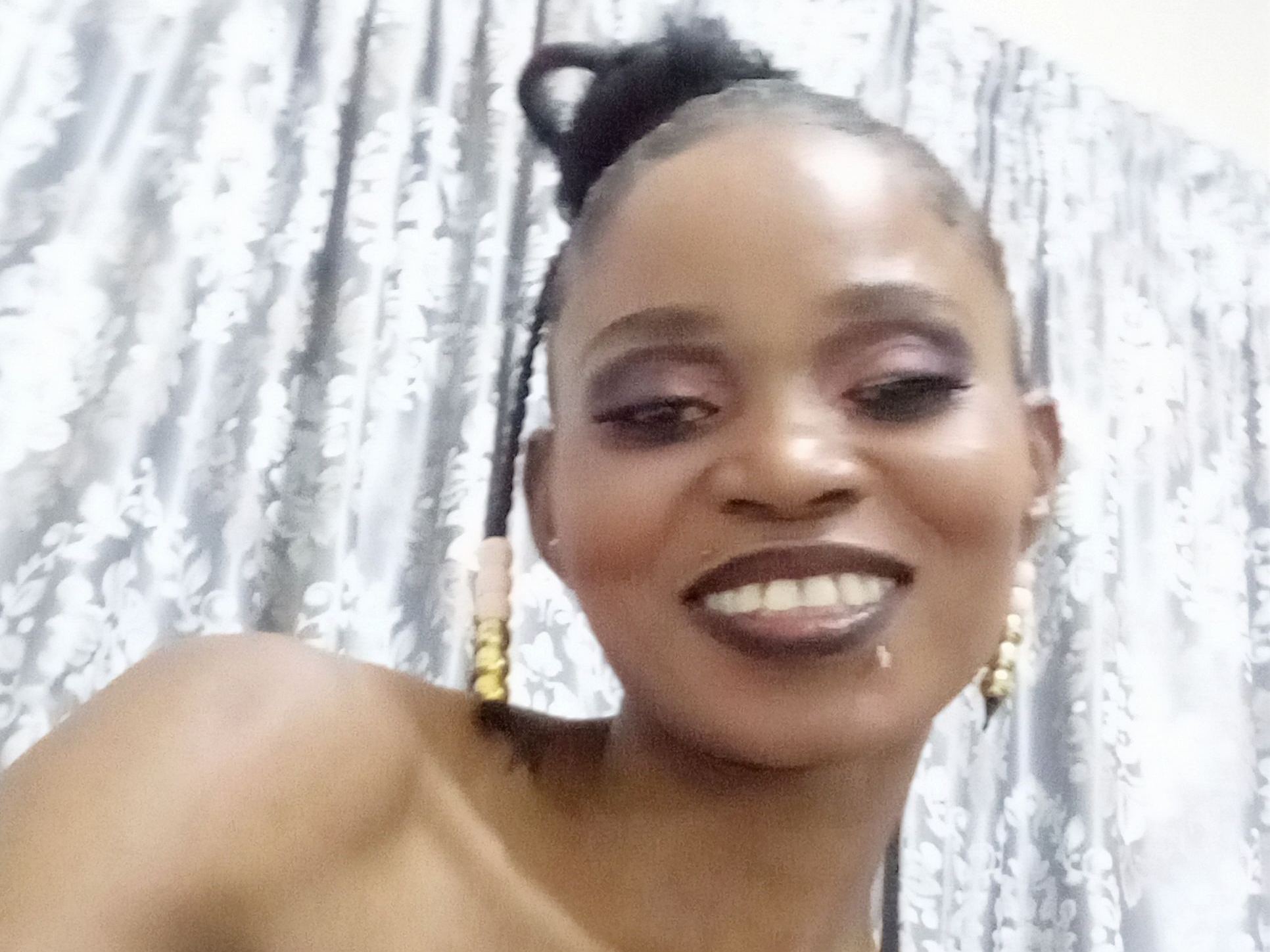 Naughtyluux33 profielfoto van cam model