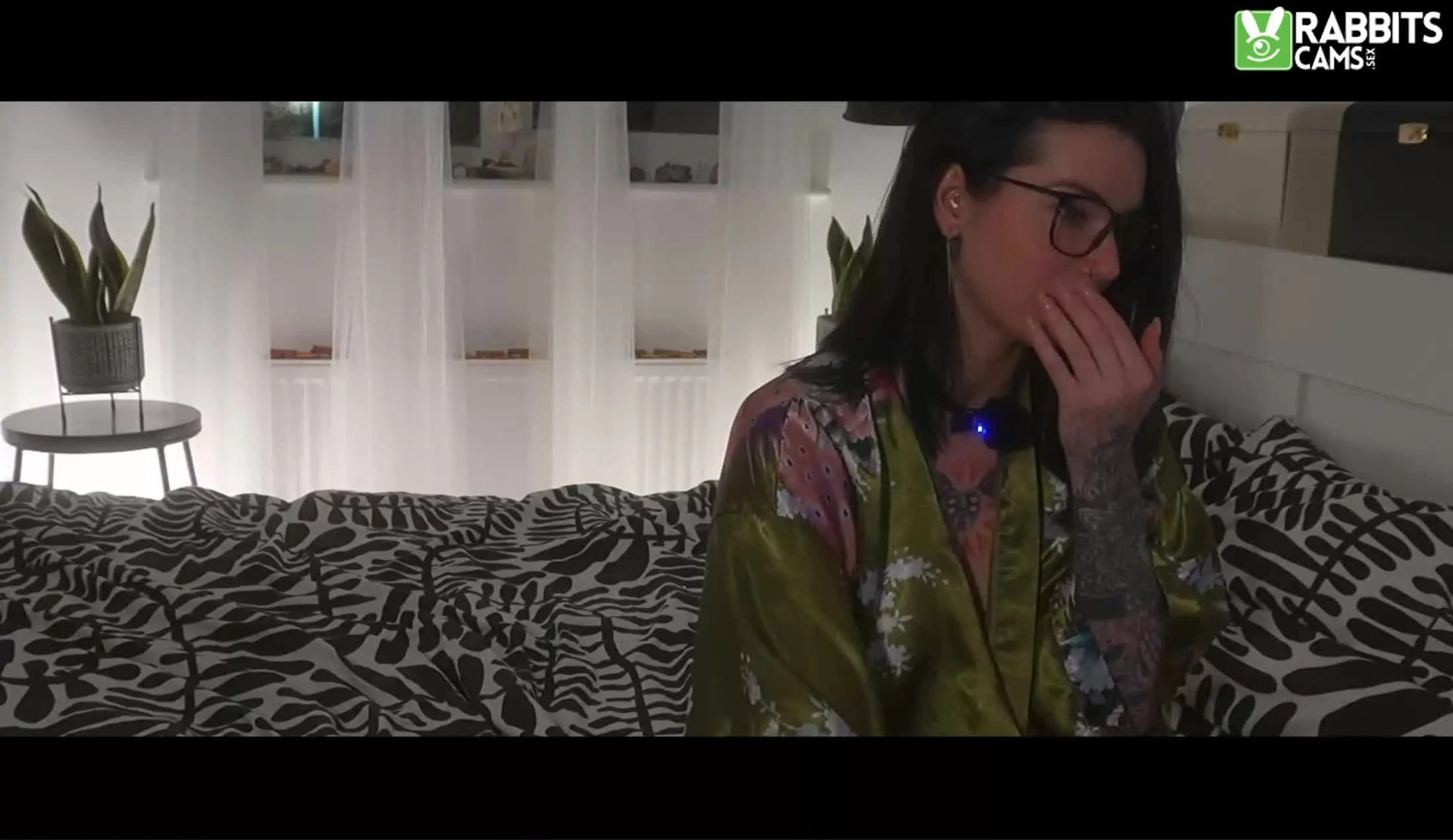 Artiest Intoxicatingera Video 1