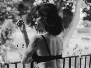 Intoxicatingera cam model profile picture