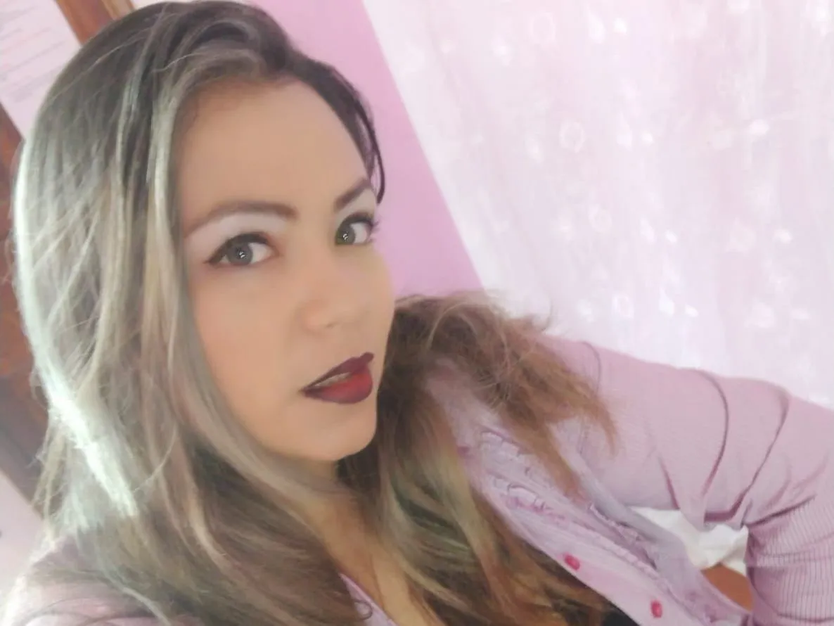 Image de profil du modèle de webcam SWEETVIOLET40