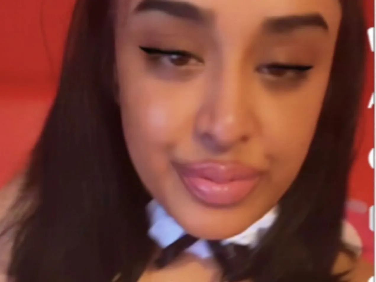 Mayaa222 profilbild på webbkameramodell