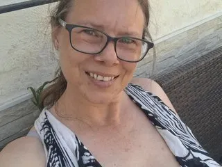 JanieBustyMilf cam model profile picture