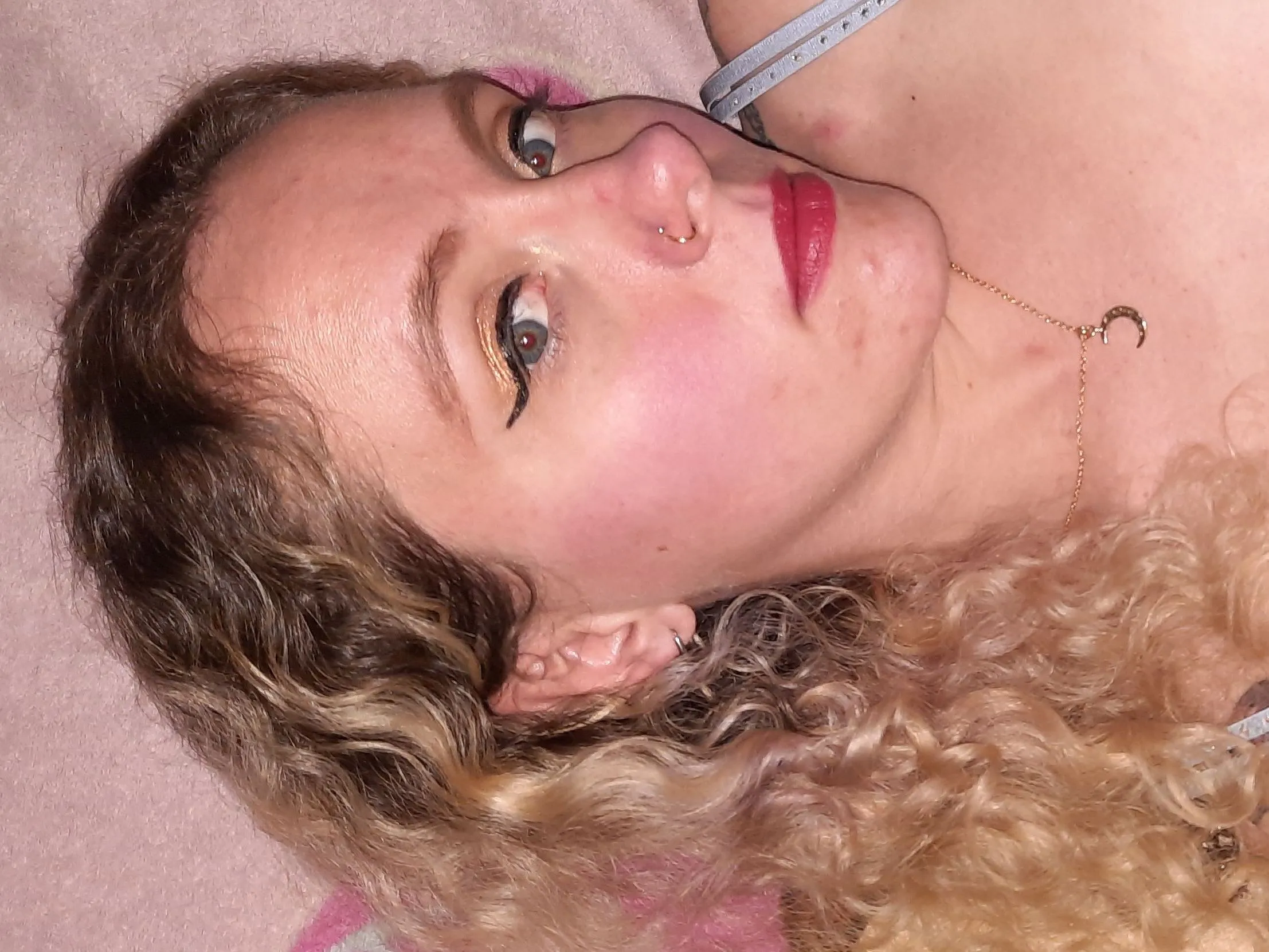 Image de profil du modèle de webcam carameljane