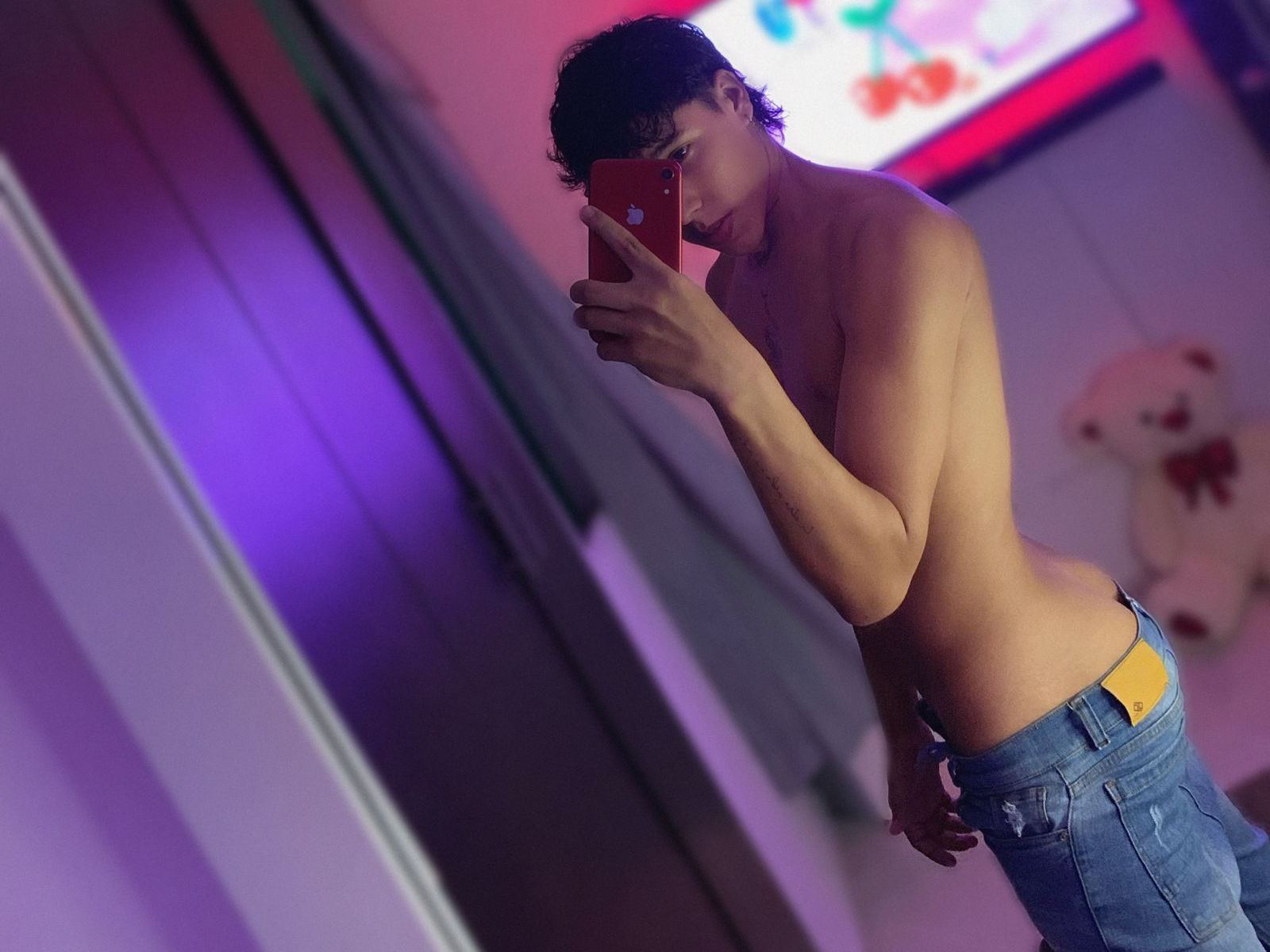 Image de profil du modèle de webcam PatrickPoncee