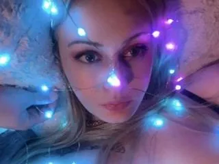 xJuicyPeachesx profilbild på webbkameramodell