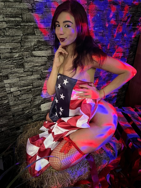 Performer Ashleyfox21 Photo 3