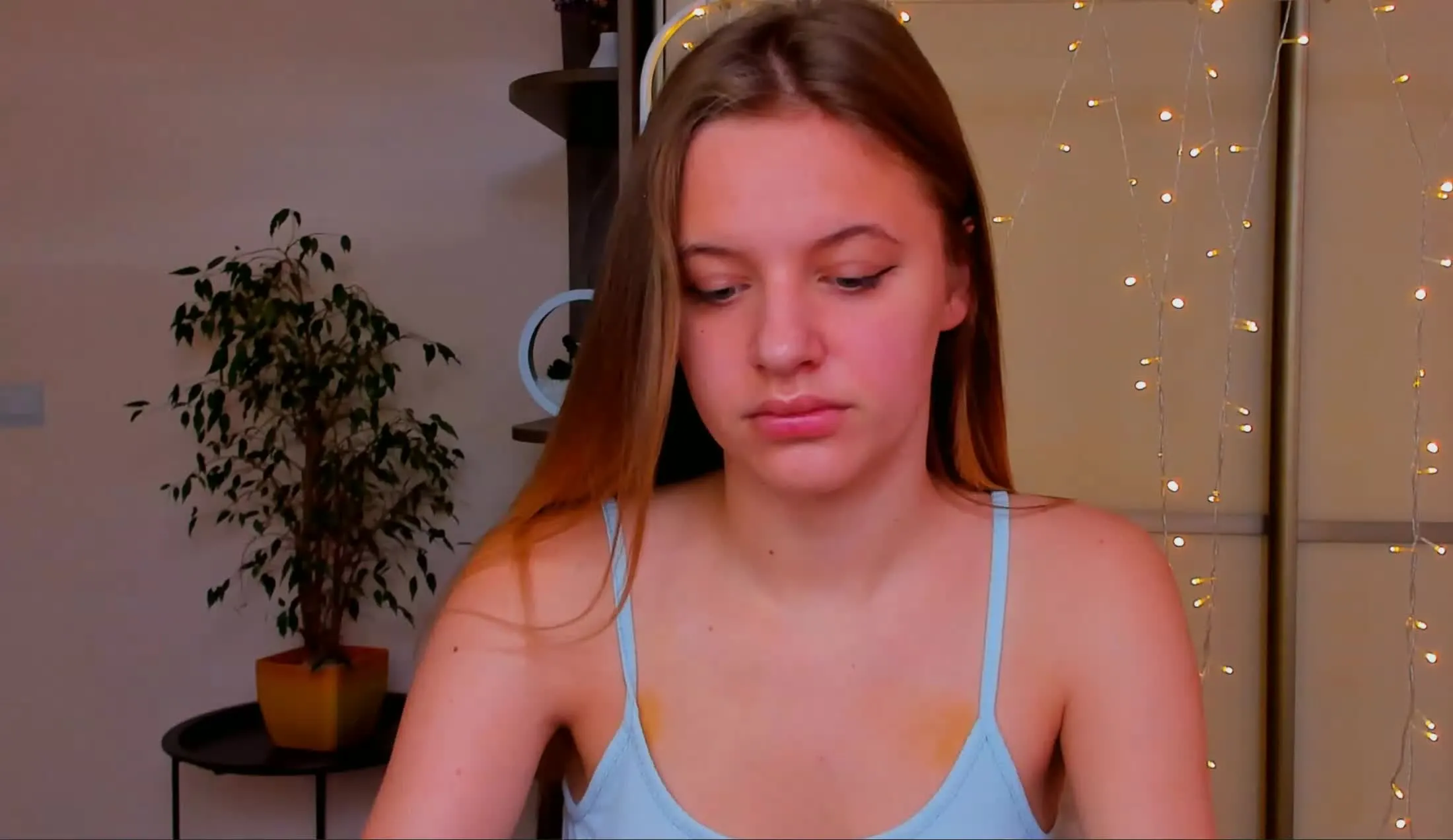 Interprete ElizaWhiteRose Video 1