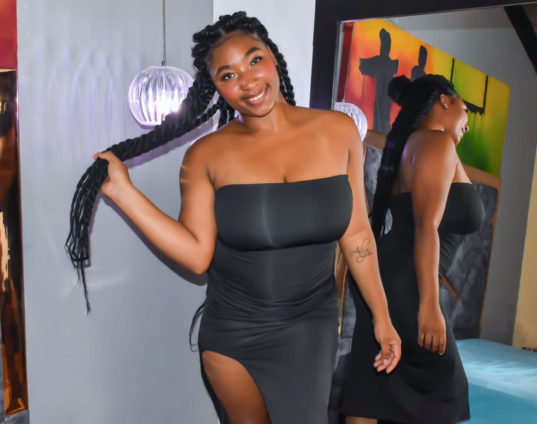 Interprete HannahRed Foto 4