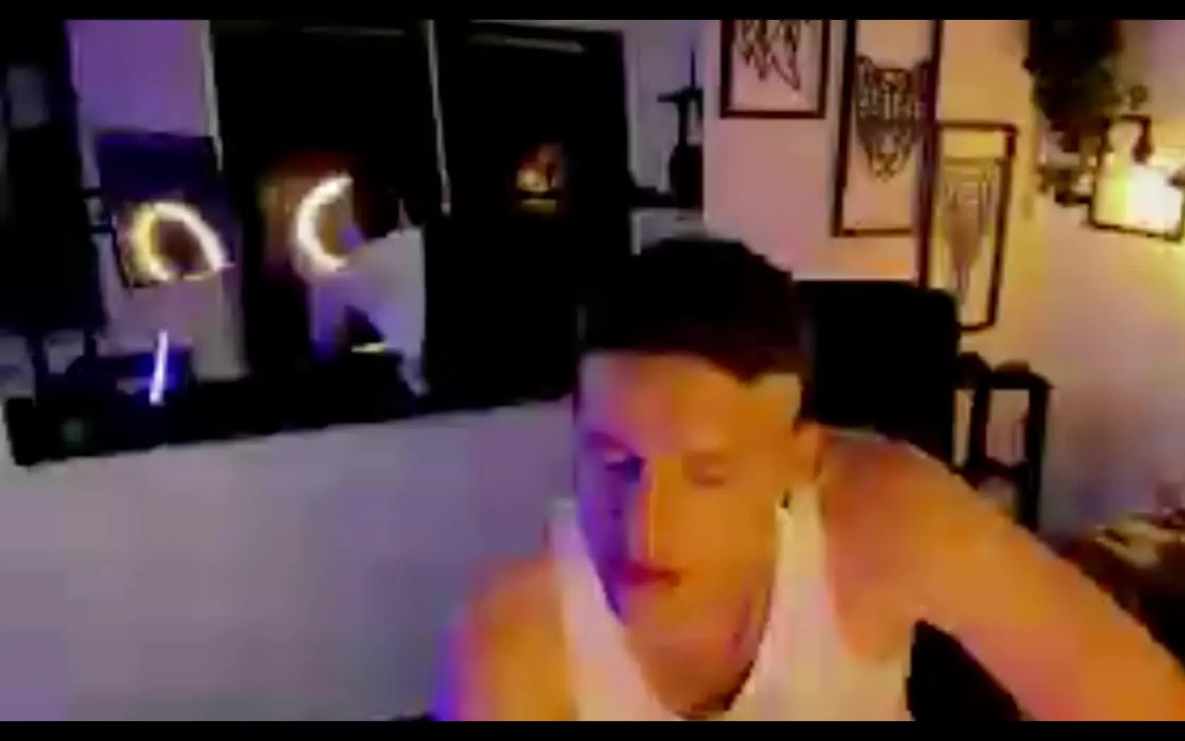 Artista RomanKrishnov Video 1