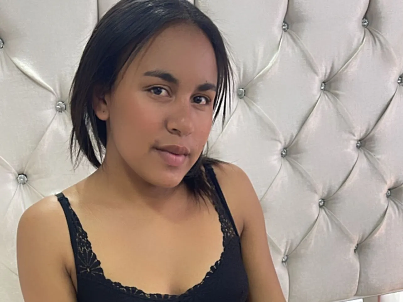 CaroliineCross profilbild på webbkameramodell