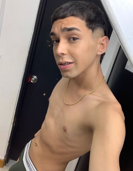 Performer AngeloPetit Photo 3