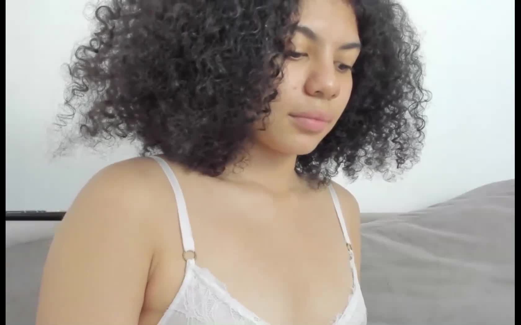 Interprète LucyyViolett Vidéo 1