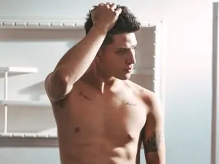 AlexGraay profielfoto van cam model