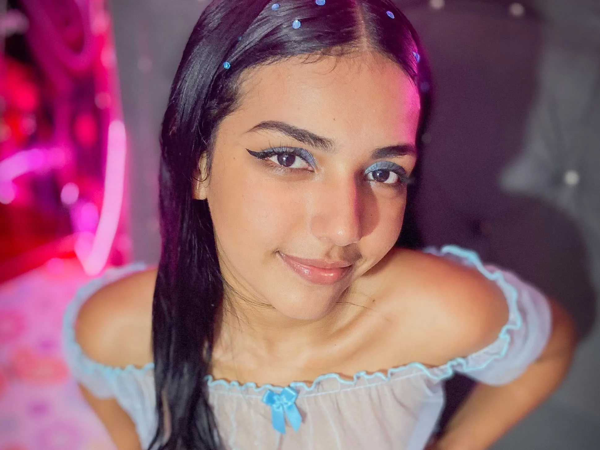Profilbilde av SWEETLITTLE18 webkamera modell