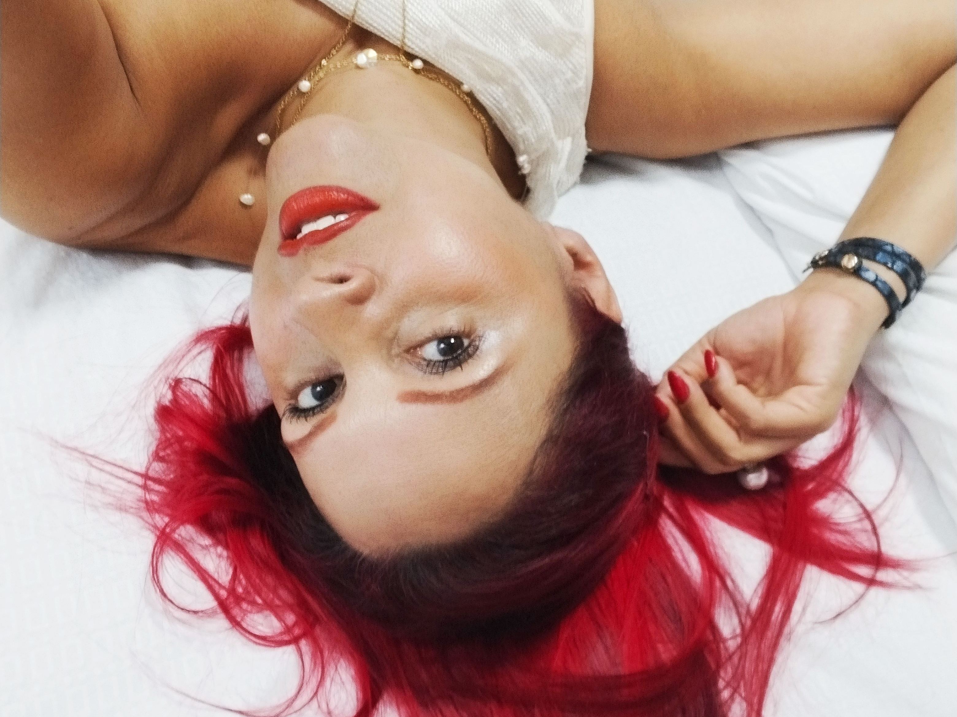 Angelmilf45 profilbild på webbkameramodell
