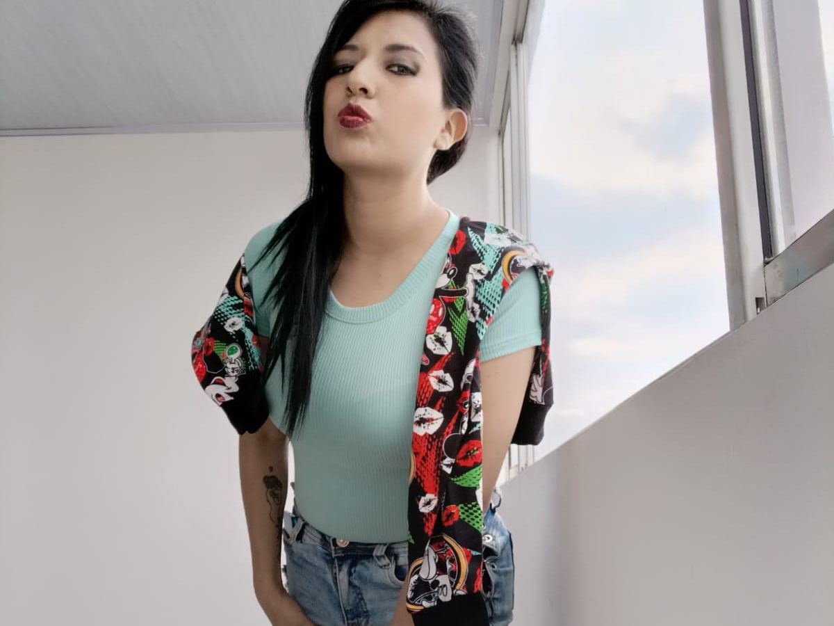 Imagen de perfil de modelo de cámara web de CoconutGrove