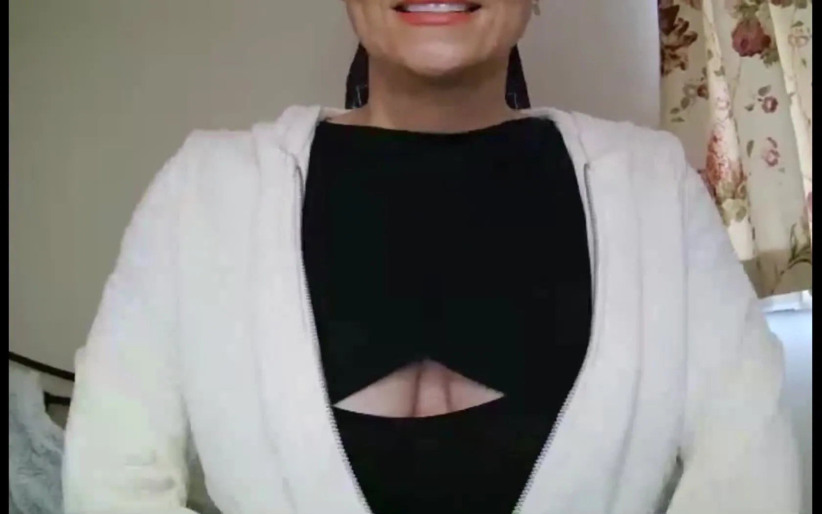 Performer VerityXO Video 1