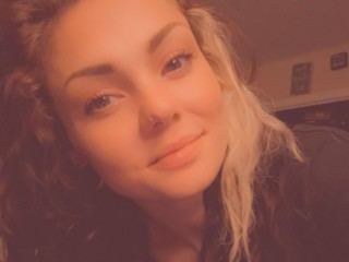 Linnliy profielfoto van cam model
