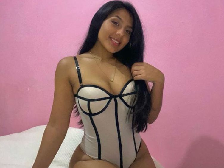 Image de profil du modèle de webcam LinaWalker