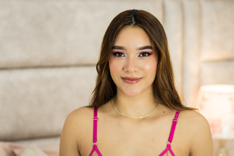 Performer LilianaWest Photo 3