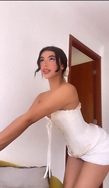 Performer IsabelleFoxxi Photo 3