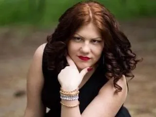 EVVELLYIN cam model profile picture