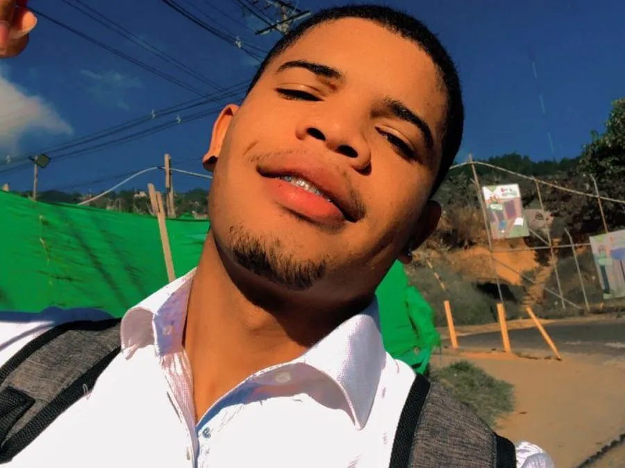 Imagen de perfil de modelo de cámara web de AntonyFerrer19