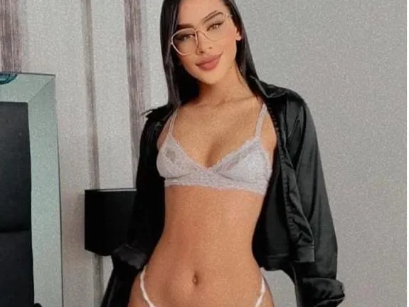 Image de profil du modèle de webcam sophi4gomez