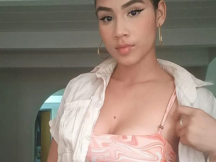 Image de profil du modèle de webcam nattydolle