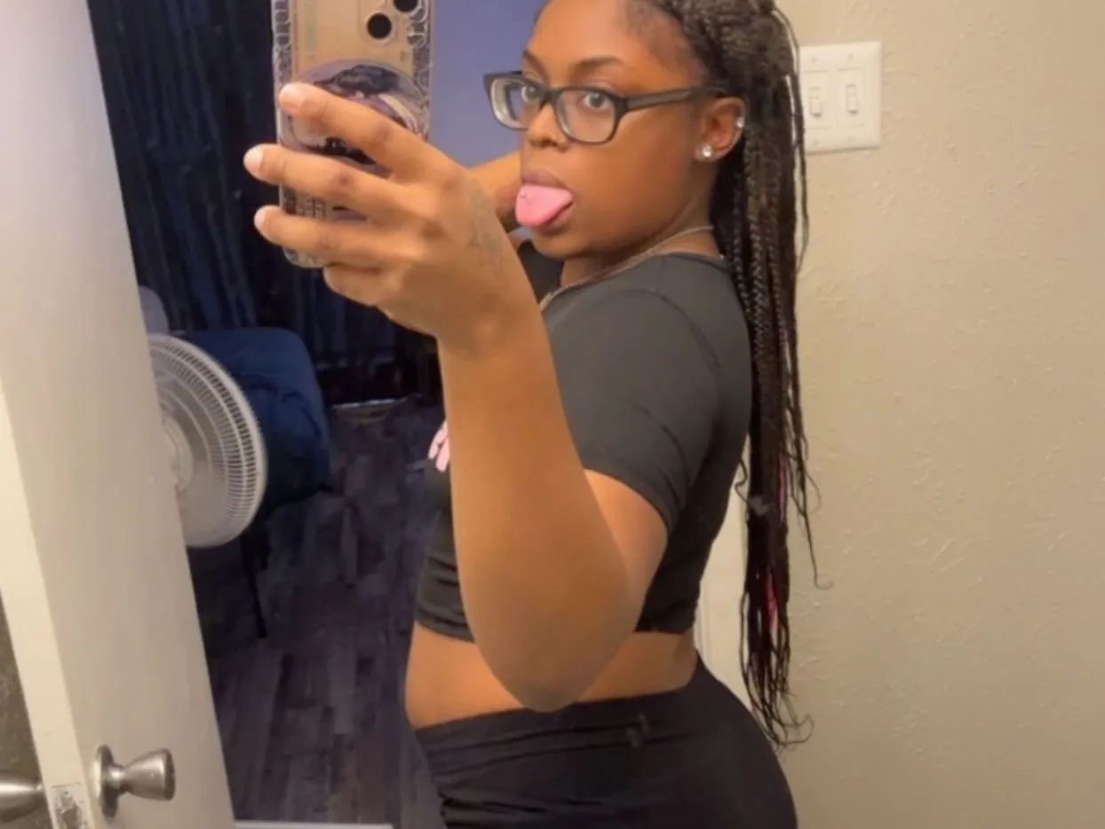 NeneBabyy profilbild på webbkameramodell