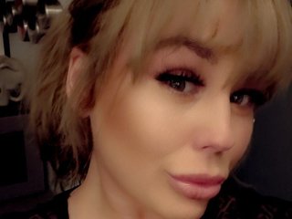 Imagen de perfil de modelo de cámara web de allyoureyesonme