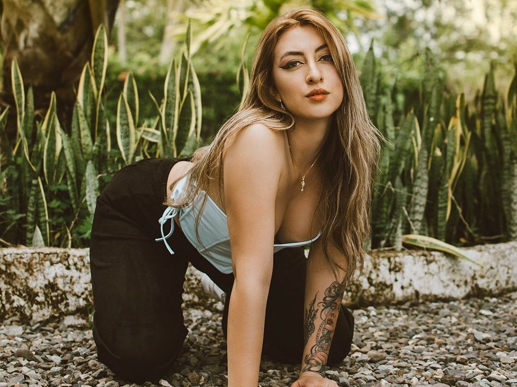 Imagen de perfil de modelo de cámara web de SabriMontana