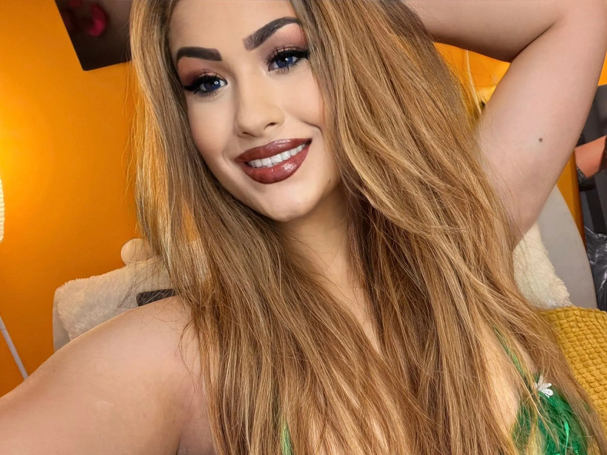 Imagen de perfil de modelo de cámara web de SabrinaR