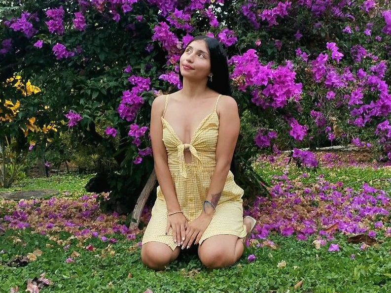 CataliinaVega immagine del profilo del modello di cam