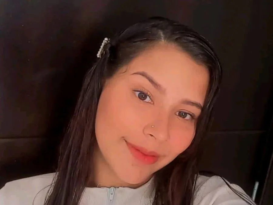 LucyySmiith profilbild på webbkameramodell