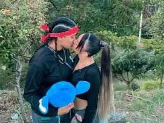 Imagen de perfil de modelo de cámara web de RosseAndXandra