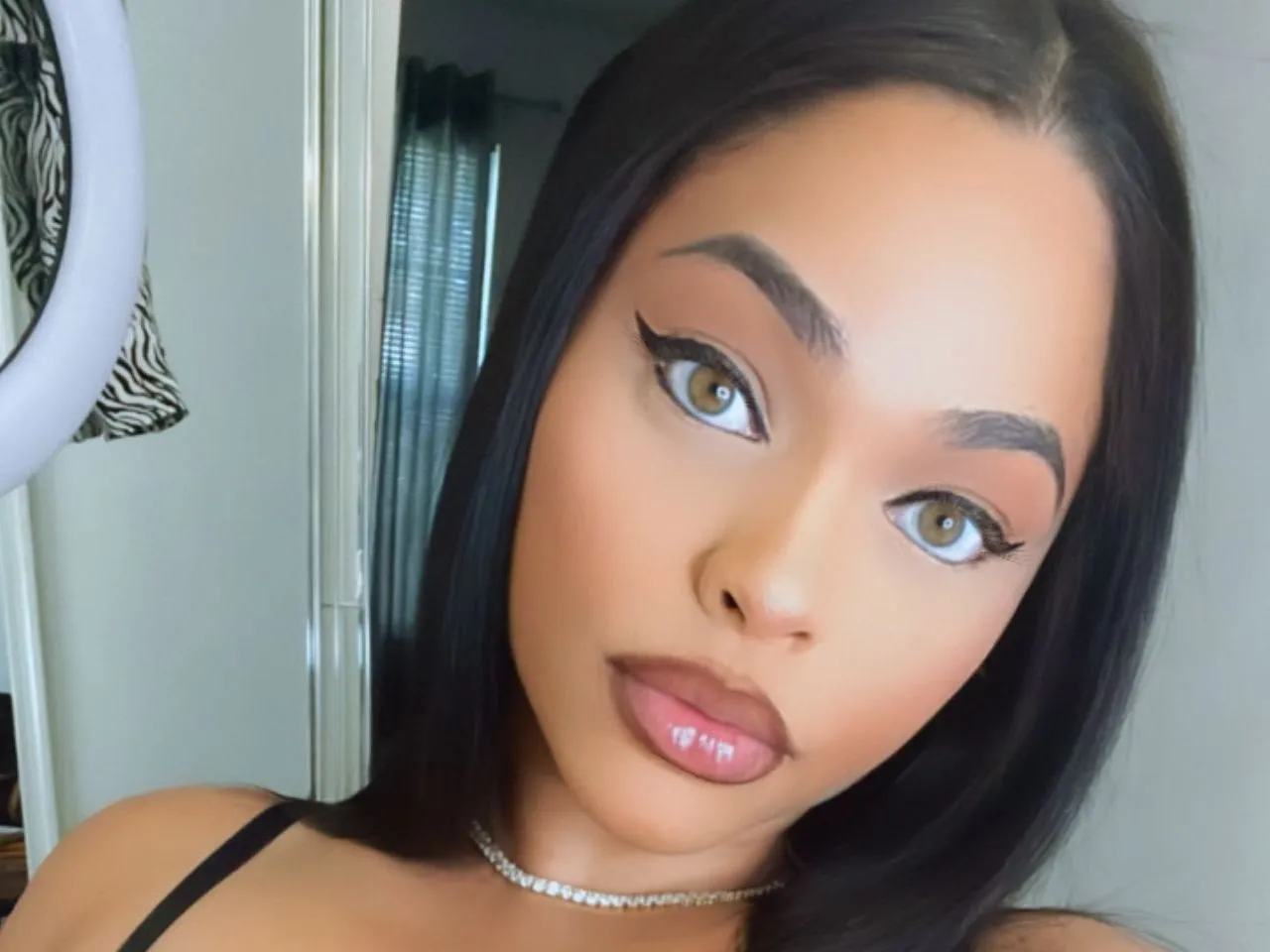 Imagen de perfil de modelo de cámara web de MarisolReyes