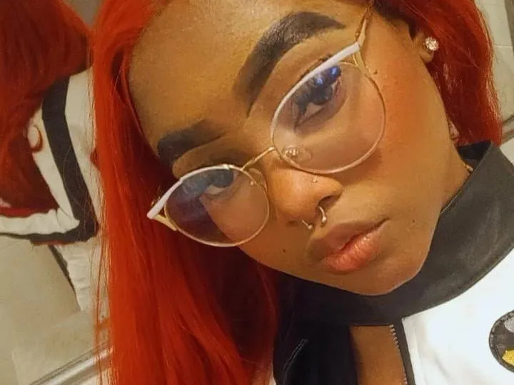 Foto de perfil de modelo de webcam de AdharaJhonsonn