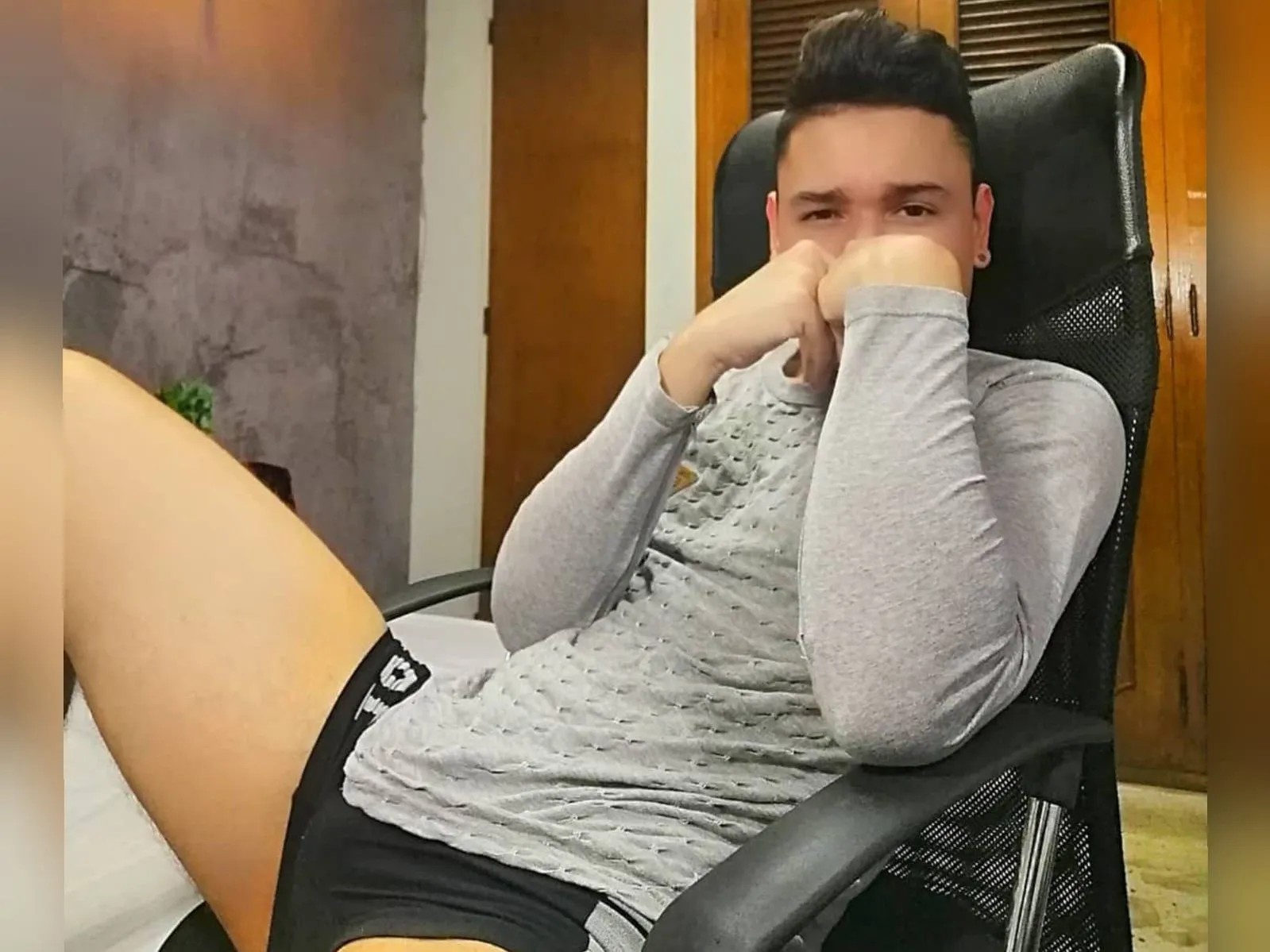 Image de profil du modèle de webcam AroonBakerz