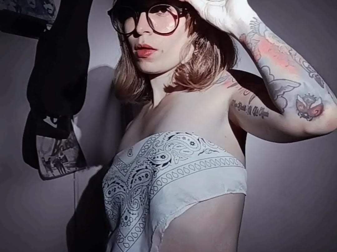 Foto de perfil de modelo de webcam de elyred64