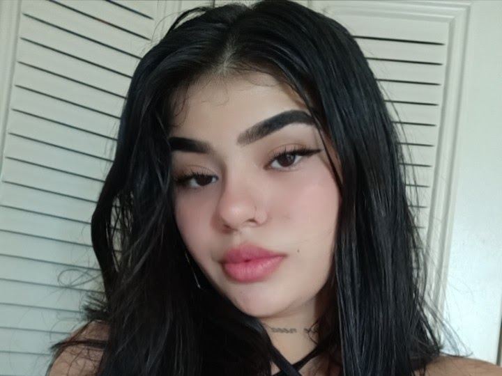 EmmaMillerr22 immagine del profilo del modello di cam